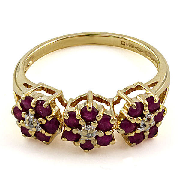 9ct gold Ruby / Diamond Cluster Ring size K